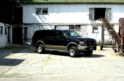 Ford Excursion — photo 11