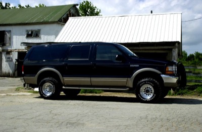 Ford Excursion — photo 14